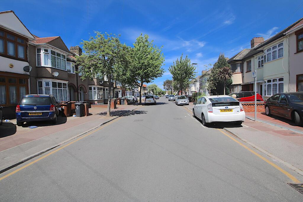 1 bed Detached for rent in Barking. From CITY REALTOR LIMITED - London