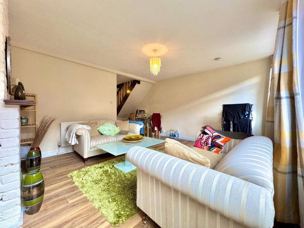 3 bed 1st Floor Flat for rent in Bow. From CITY REALTOR LIMITED - London