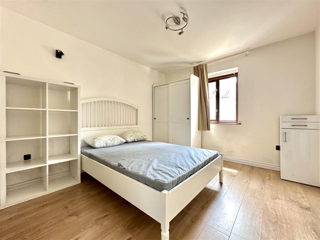 4 bed Detached for rent in London. From CITY REALTOR LIMITED - London
