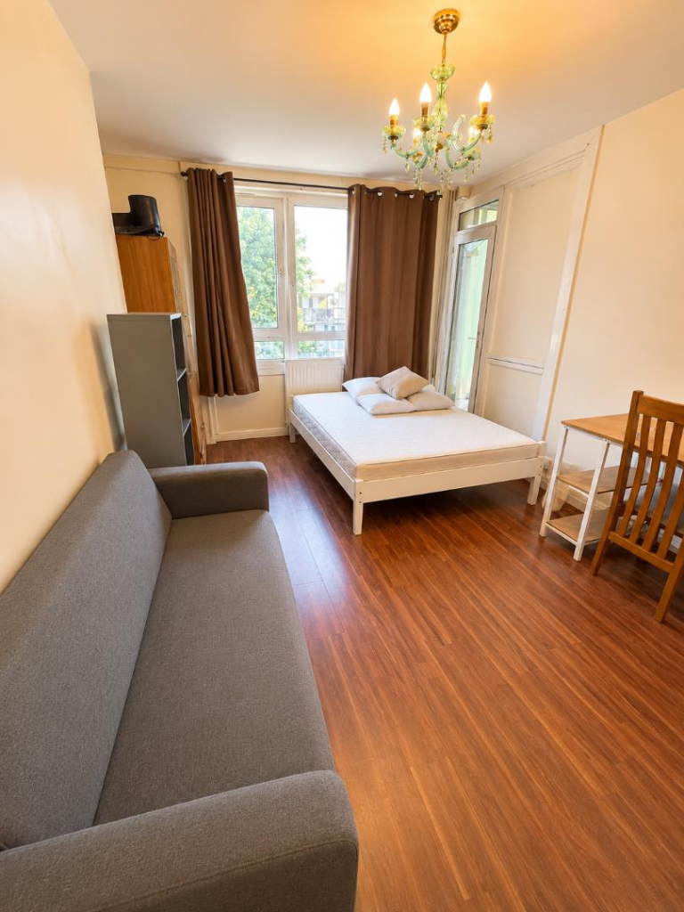 3 bed 1st Floor Flat for rent in London. From CITY REALTOR LIMITED - London