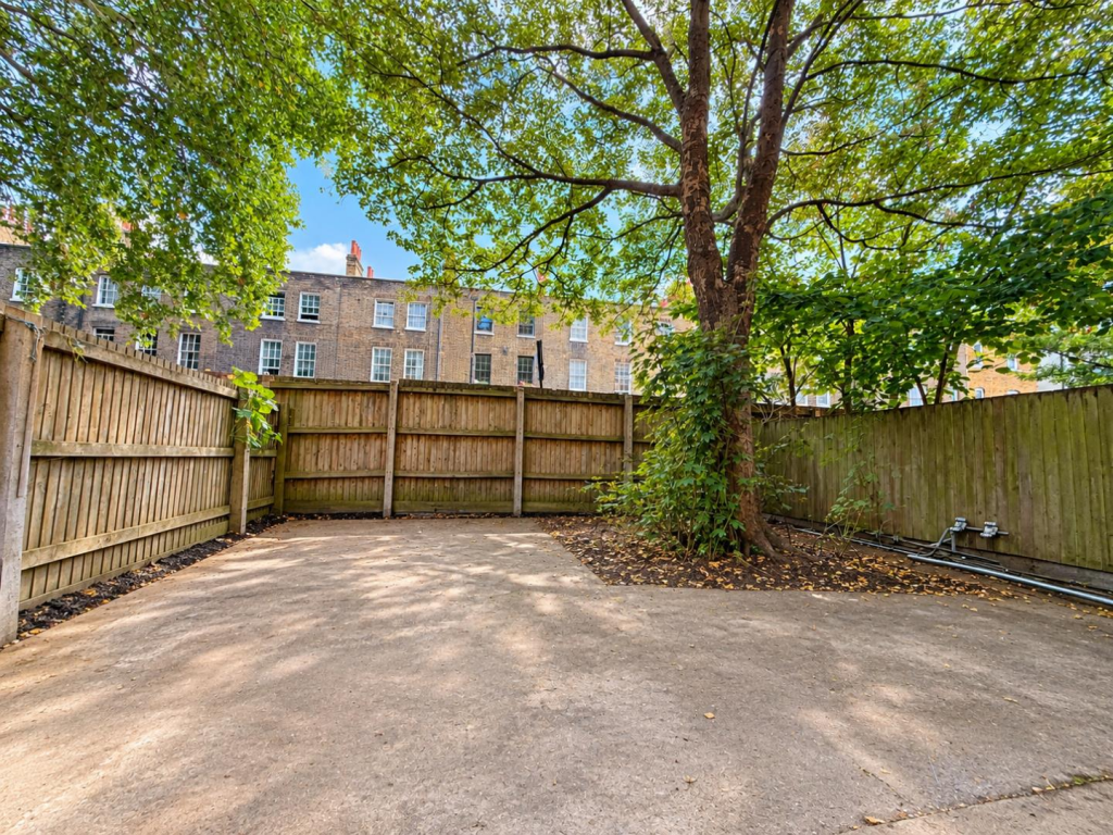 2 bed 1st Floor Flat for rent in Stepney. From CITY REALTOR LIMITED - London