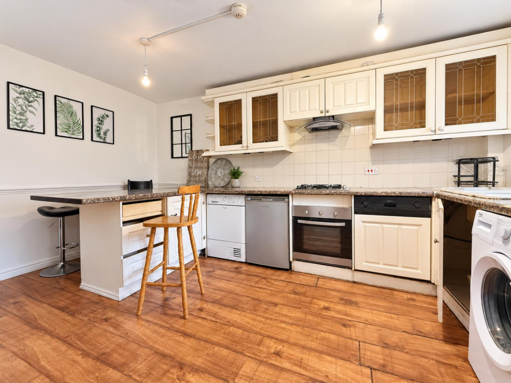 3 bed 1st Floor Flat for rent in London. From CITY REALTOR LIMITED - London 3 bed 1st Floor Flat for rent in London. From CITY REALTOR LIMITED - London