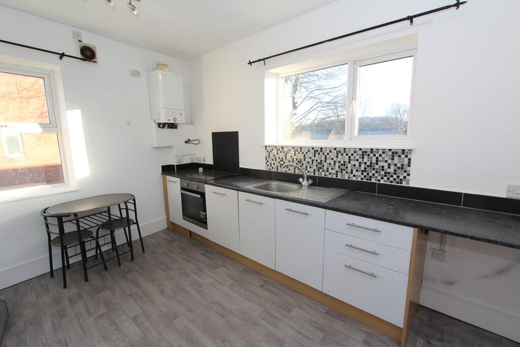2 bed 1st Floor Flat for rent in Chesterfield. From Chadwicks Estate Agents - Sheffield 2 bed 1st Floor Flat for rent in Chesterfield. From Chadwicks Estate Agents - Sheffield