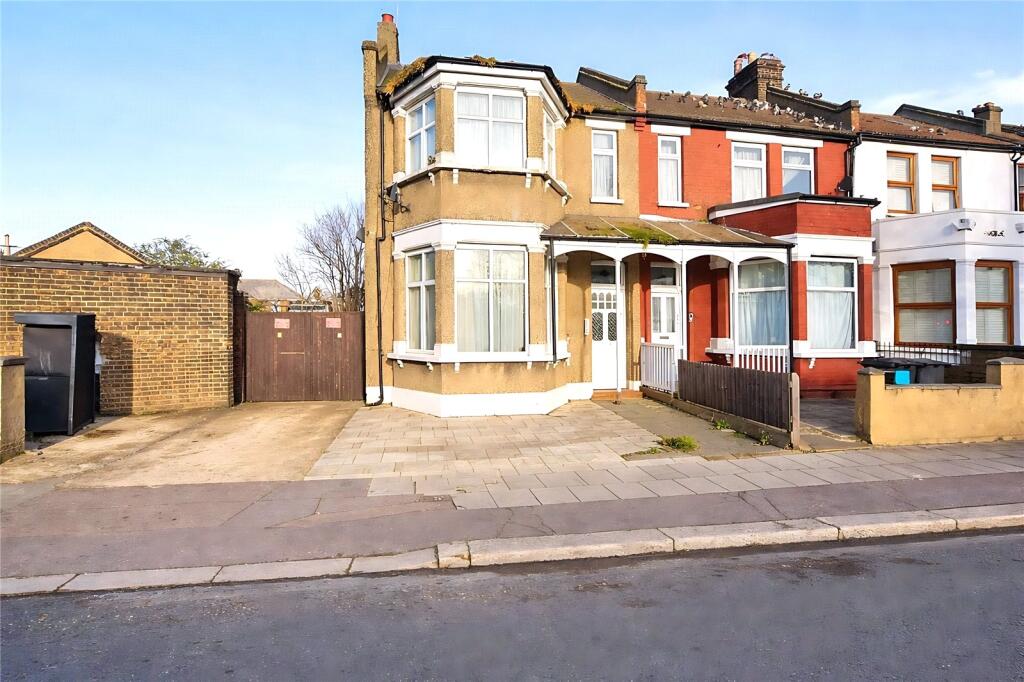 1 bed Apartment for rent in Ilford. From Claremont Estates - London