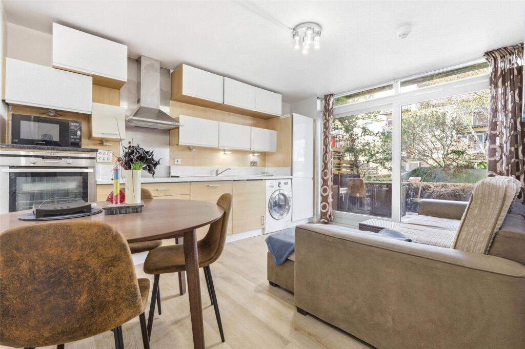 3 bed Apartment for rent in London. From Claremont Estates - London