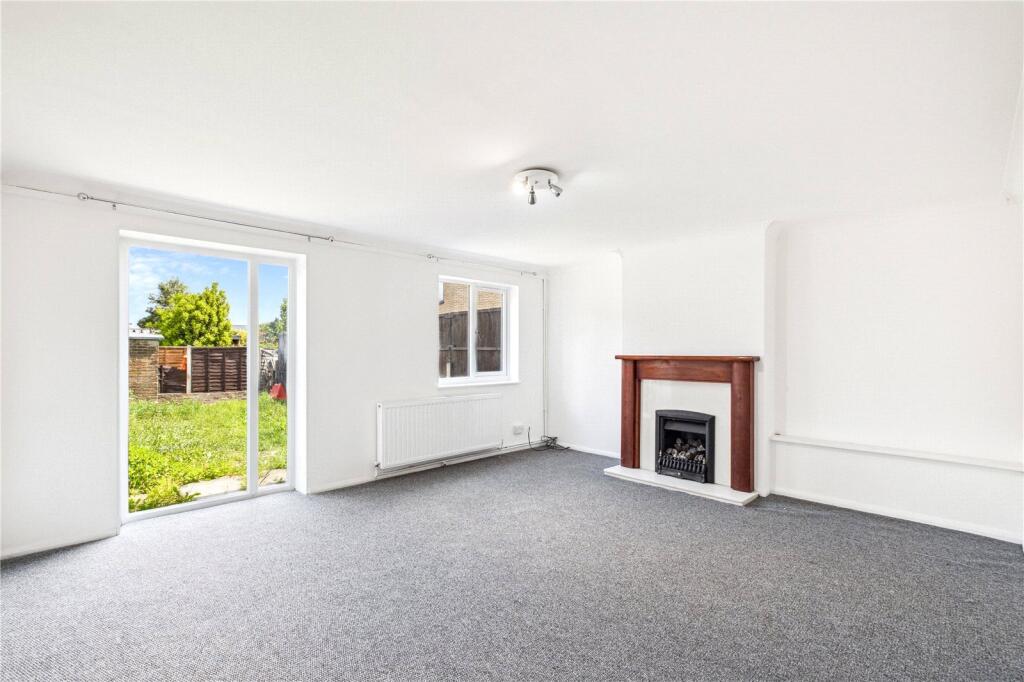 3 bed Mid Terraced House for rent in Poplar. From Claremont Estates - London