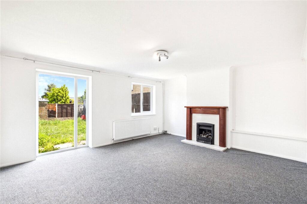 3 bed Mid Terraced House for rent in London. From Claremont Estates - London