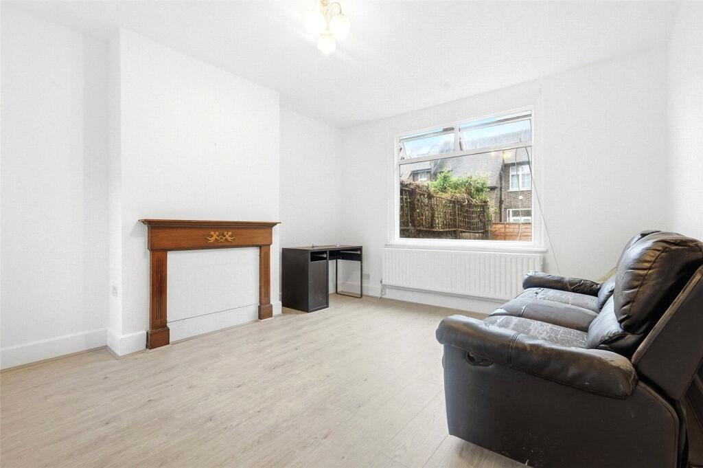 3 bed Mid Terraced House for rent in London. From Claremont Estates - London