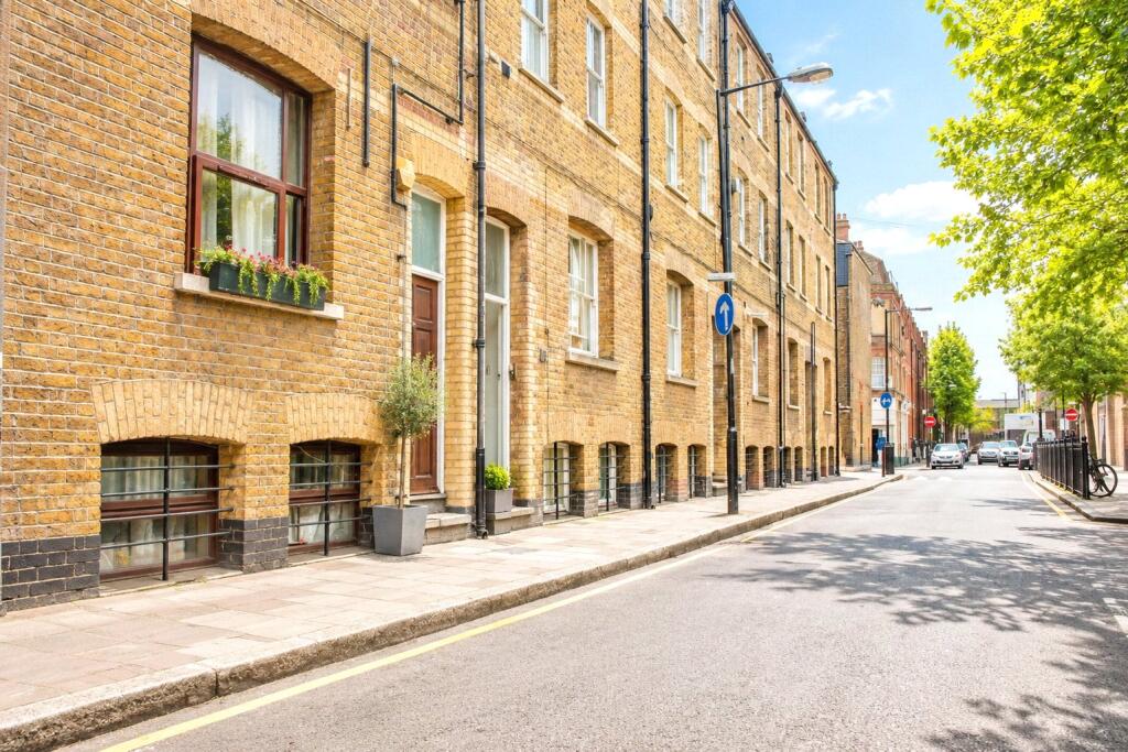 4 bed Duplex for rent in London. From Claremont Estates - London