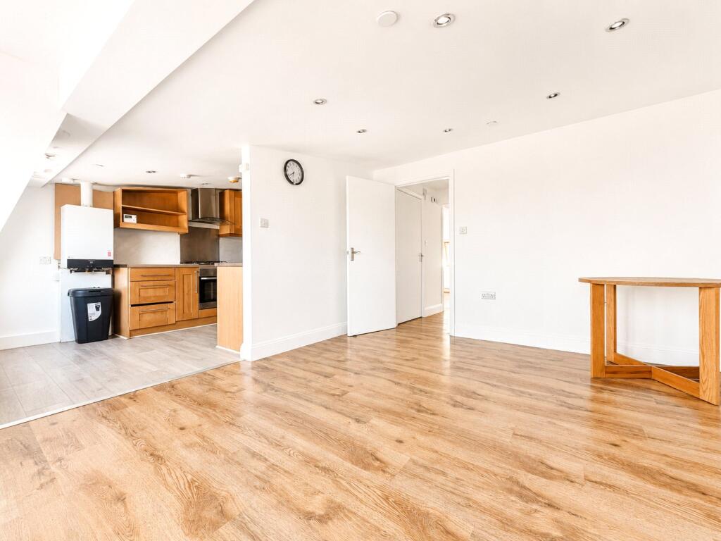 2 bed Apartment for rent in West Ham. From Claremont Estates - London