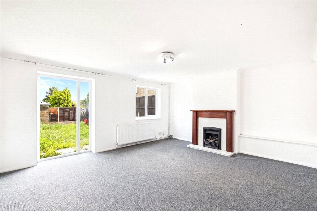 3 bed Mid Terraced House for rent in Poplar. From Claremont Estates - London