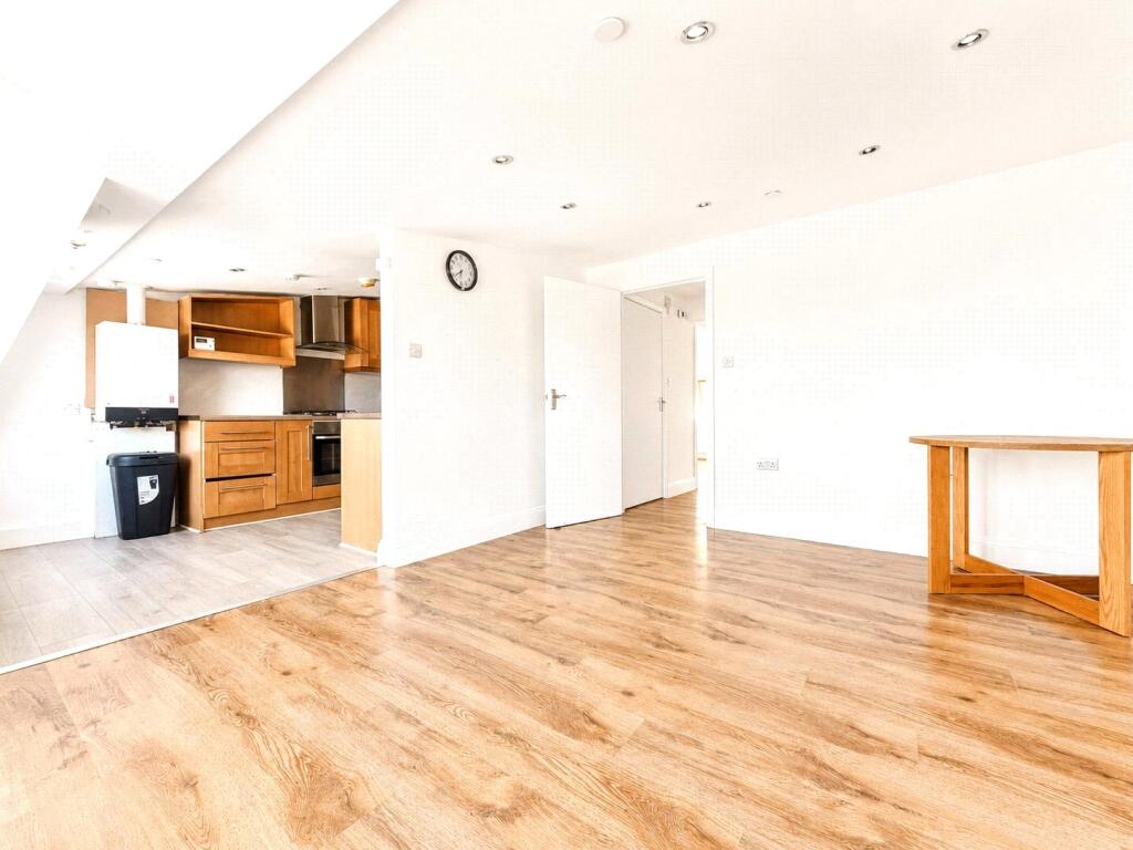 2 bed Apartment for rent in West Ham. From Claremont Estates - London