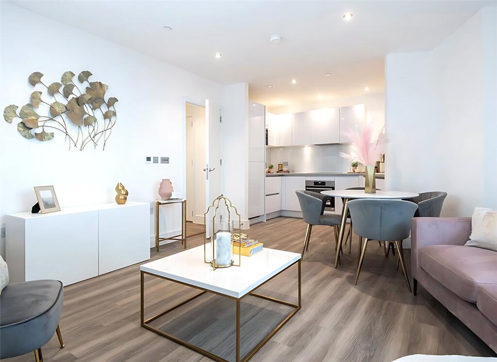 2 bed Apartment for rent in Southall. From Claremont Estates - London