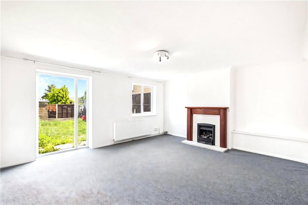 3 bed Mid Terraced House for rent in Poplar. From Claremont Estates - London