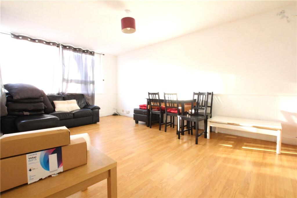 3 bed Duplex for rent in Camberwell. From Claremont Estates - London 3 bed Duplex for rent in Camberwell. From Claremont Estates - London