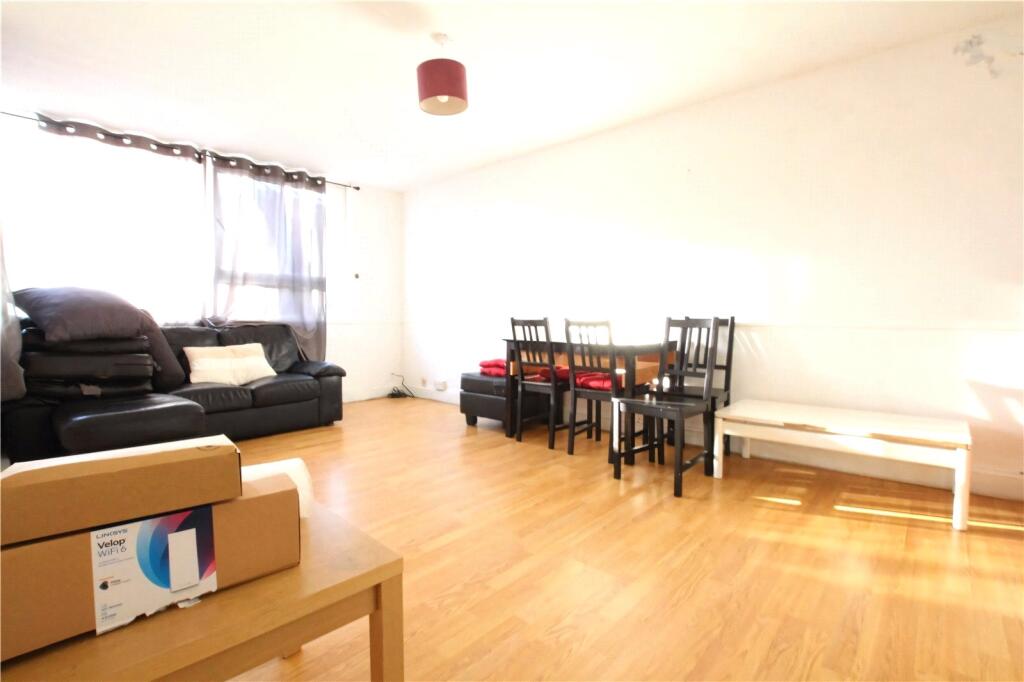 3 bed Duplex for rent in Camberwell. From Claremont Estates - London
