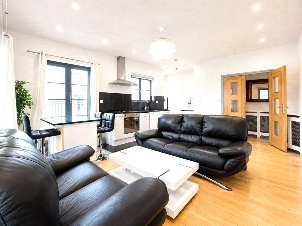 2 bed Penthouse for rent in London. From Claremont Estates - London