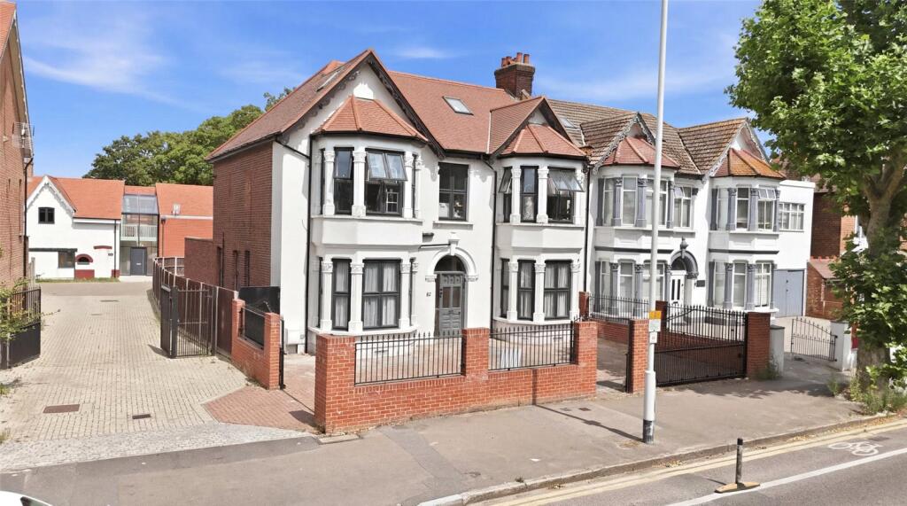 4 bed Apartment for rent in London. From Claremont Estates - London