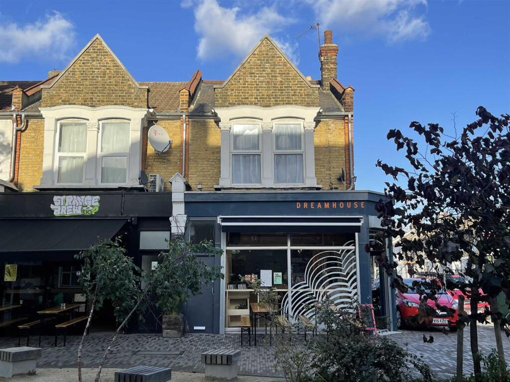 2 bed 1st Floor Flat for rent in Leyton. From Clarke Hillyer