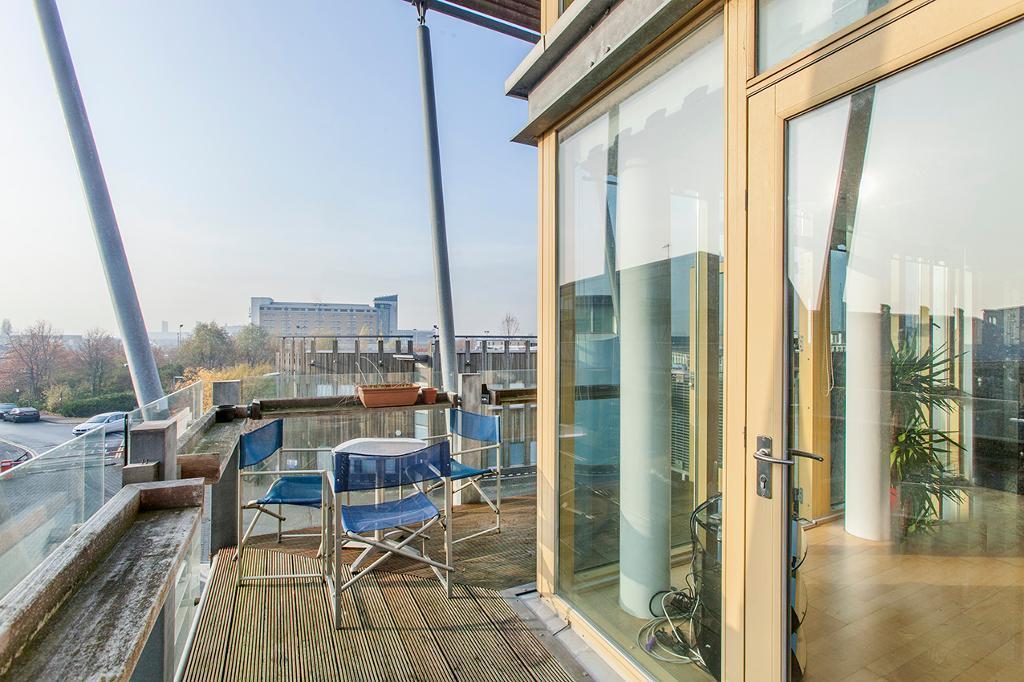 2 bed 1st Floor Flat for rent in Greenwich. From Clarke Hillyer