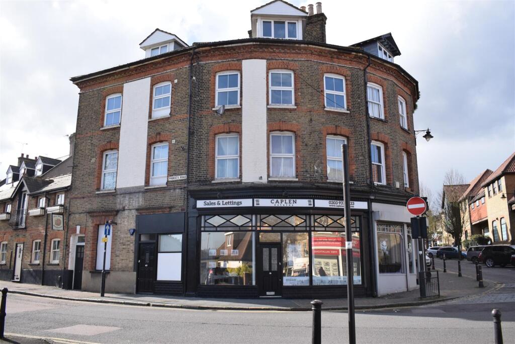 1 bed 1st Floor Flat for rent in Chigwell. From Clarke Hillyer 1 bed 1st Floor Flat for rent in Chigwell. From Clarke Hillyer