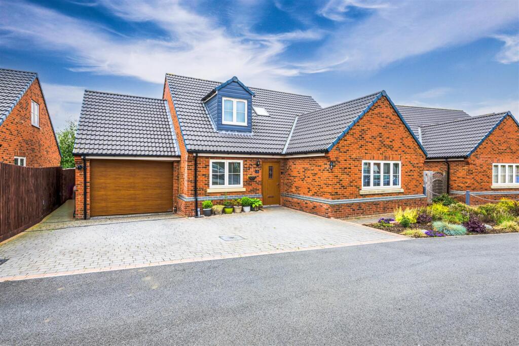 4 bed Detached for rent in Burton Latimer. From Charles Orlebar Estate Agents - Rushden 4 bed Detached for rent in Burton Latimer. From Charles Orlebar Estate Agents - Rushden