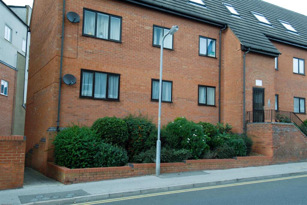 2 bed House (unspecified) for rent in Rushden. From Charles Orlebar Estate Agents - Rushden