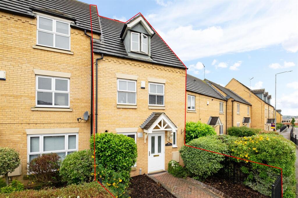 3 bed Mid Terraced House for rent in Higham Ferrers. From Charles Orlebar Estate Agents - Rushden 3 bed Mid Terraced House for rent in Higham Ferrers. From Charles Orlebar Estate Agents - Rushden