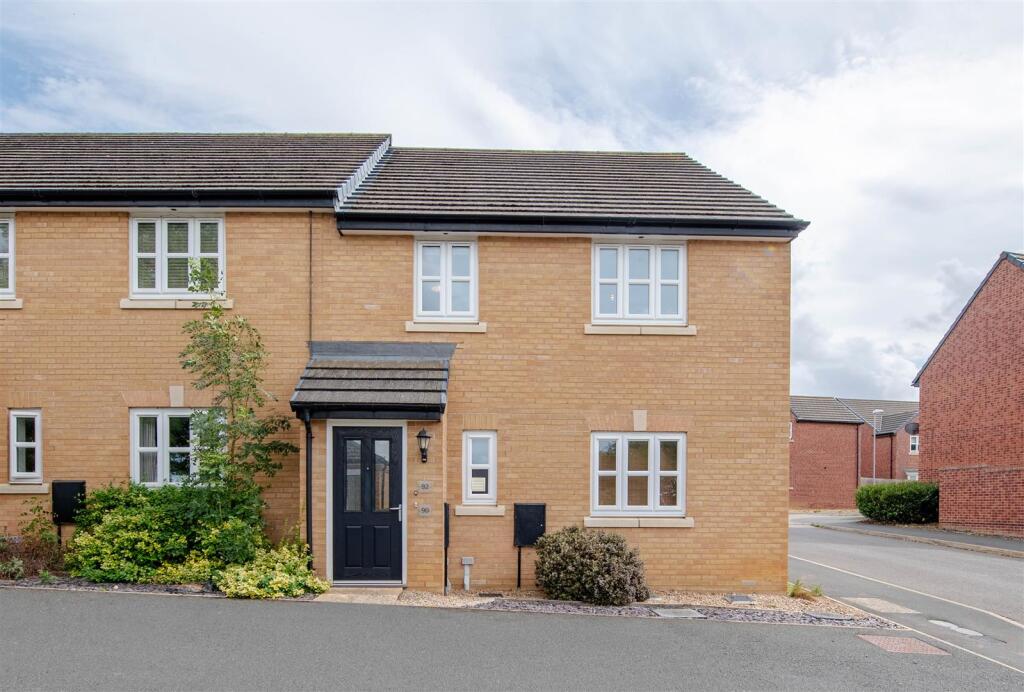 2 bed 1st Floor Flat for rent in Higham Ferrers. From Charles Orlebar Estate Agents - Rushden