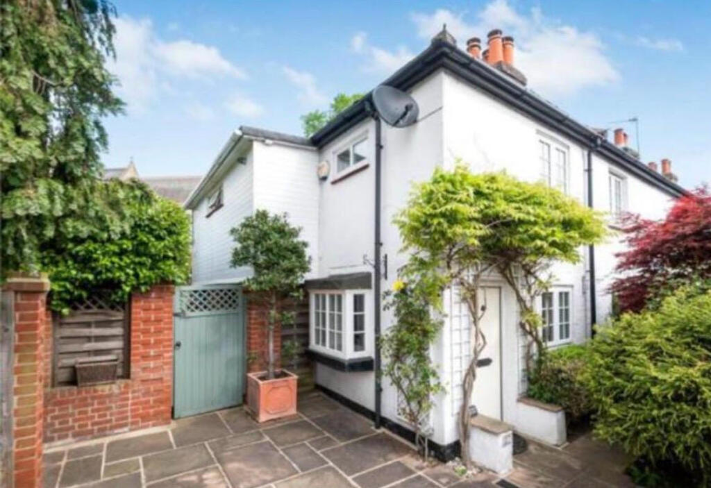 2 bed Mid Terraced House for rent in Chislehurst. From Coady Phillips - Bromley