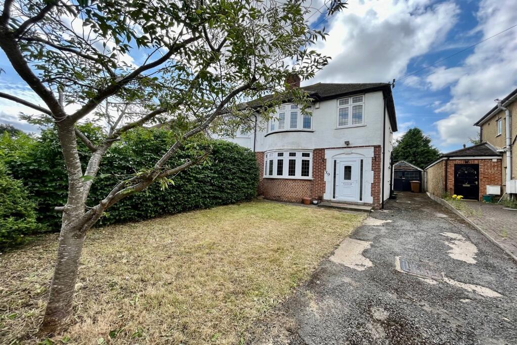 3 bed Semi Detached for rent in Elsfield. From College & County ltd - Oxford 3 bed Semi Detached for rent in Elsfield. From College & County ltd - Oxford