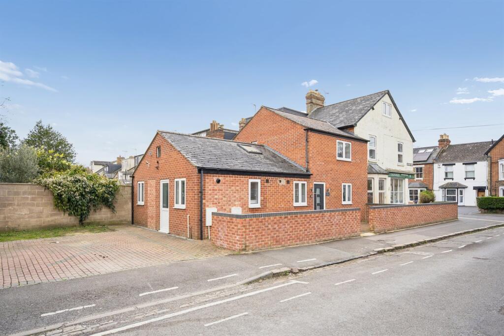 6 bed Semi Detached for rent in Oxford. From College & County ltd - Oxford 6 bed Semi Detached for rent in Oxford. From College & County ltd - Oxford