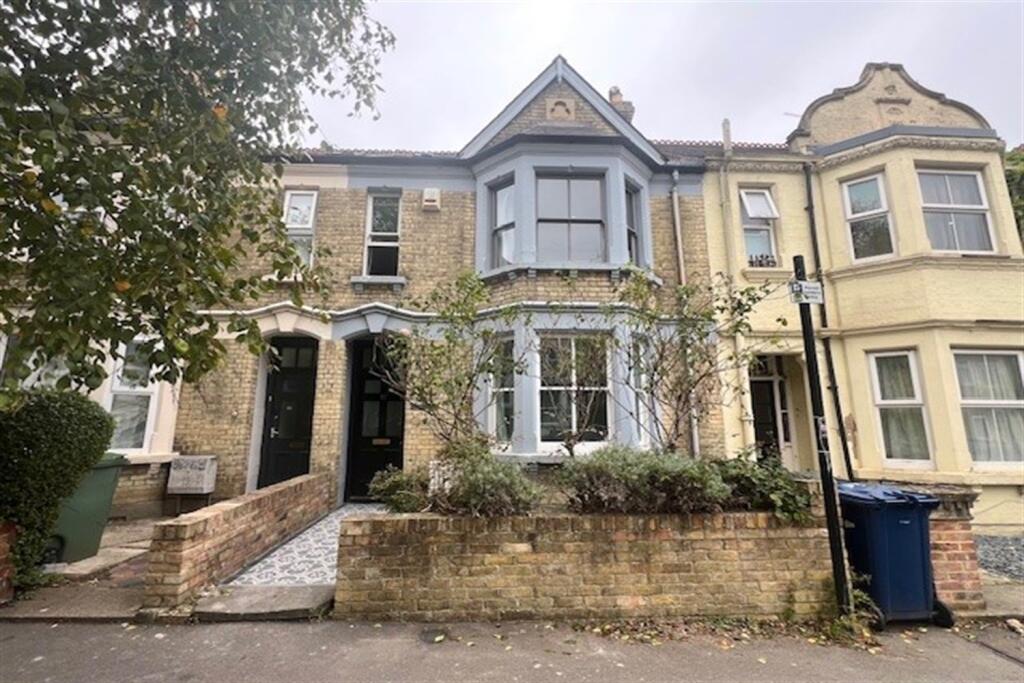 5 bed Mid Terraced House for rent in Sandford-on-Thames. From College & County ltd - Oxford