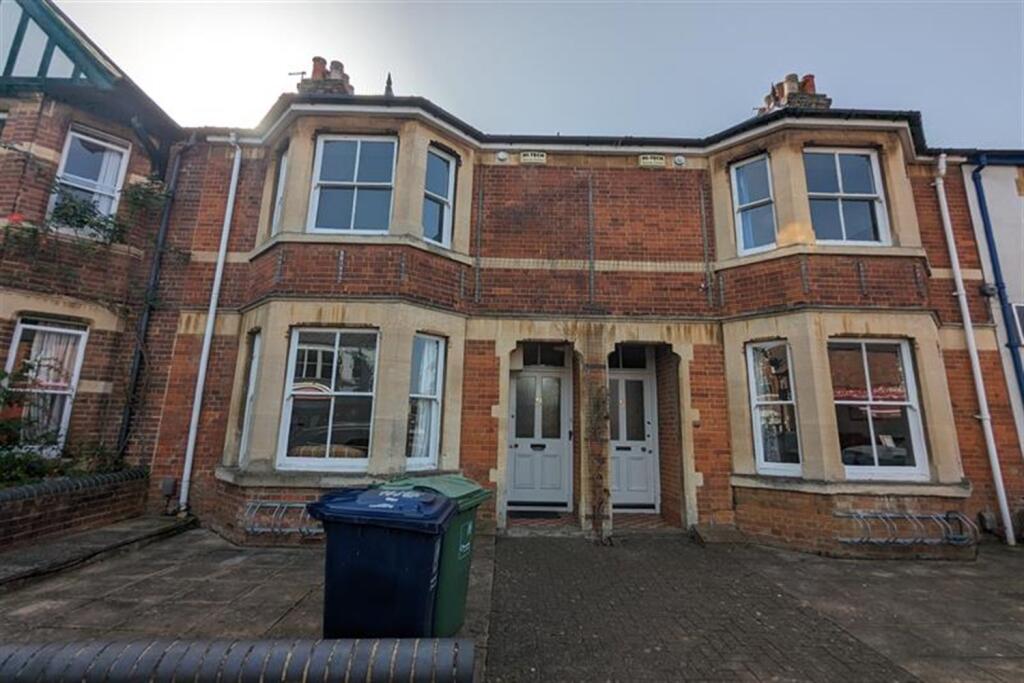 5 bed Mid Terraced House for rent in Wolvercote. From College & County ltd - Oxford