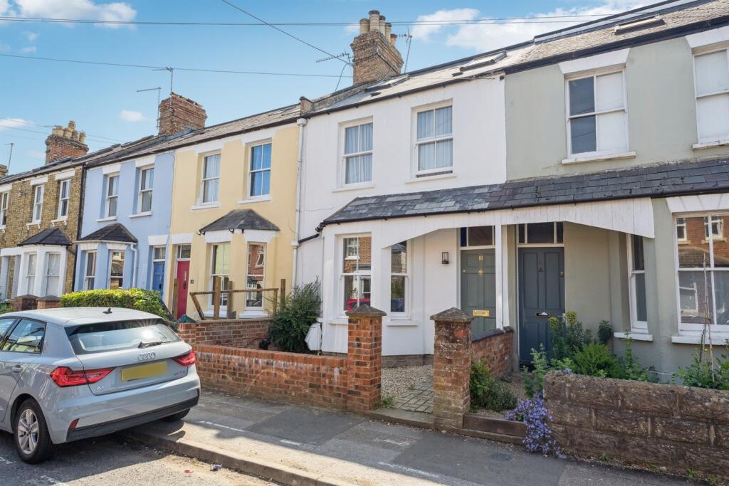 3 bed Mid Terraced House for rent in Oxford. From College & County ltd - Oxford