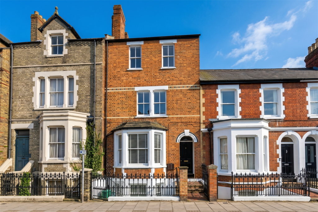 4 bed Town House for rent in Oxford. From College & County ltd - Oxford 4 bed Town House for rent in Oxford. From College & County ltd - Oxford