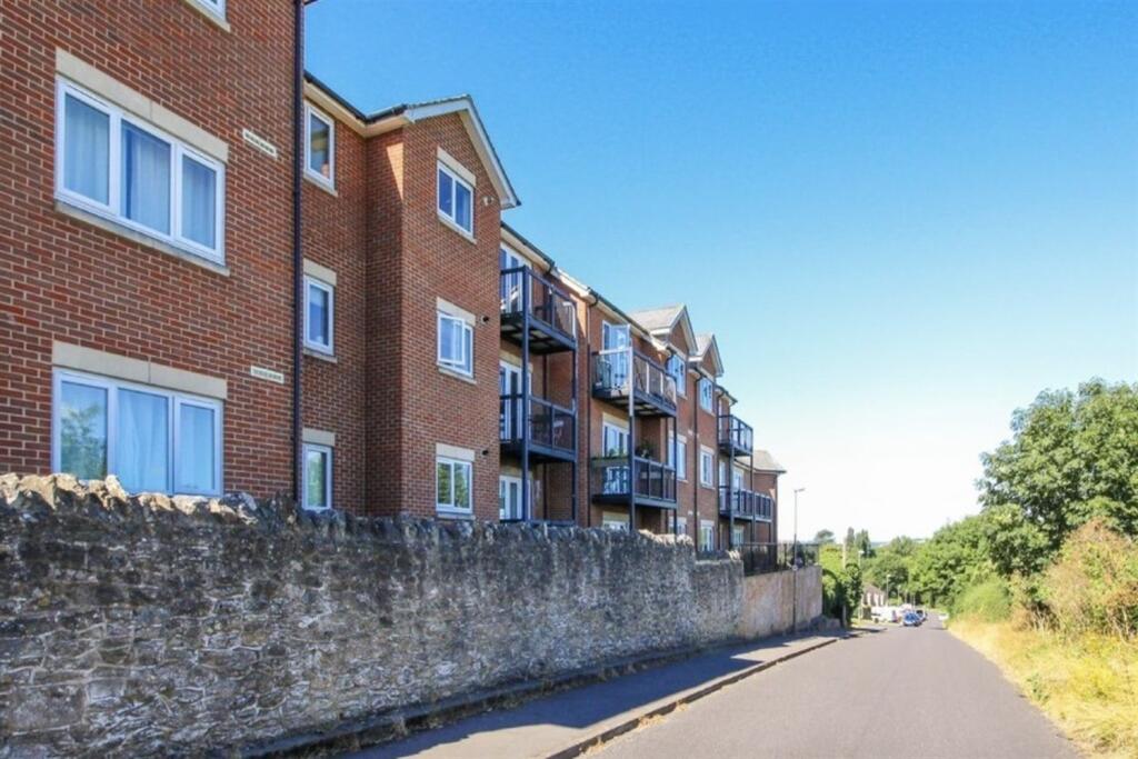 2 bed Apartment for rent in Oxford. From College & County ltd - Oxford