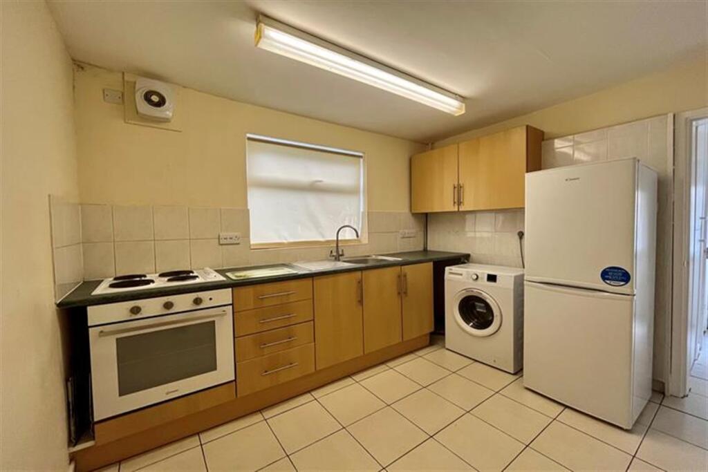 4 bed 1st Floor Flat for rent in Oxford. From College & County ltd - Oxford