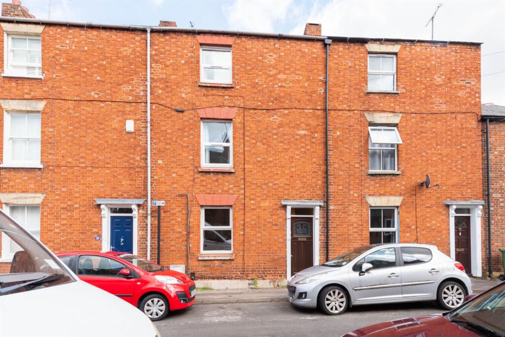 3 bed Mid Terraced House for rent in Sandford-on-Thames. From College & County ltd - Oxford 3 bed Mid Terraced House for rent in Sandford-on-Thames. From College & County ltd - Oxford