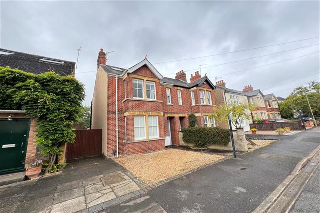 4 bed Semi Detached for rent in Elsfield. From College & County ltd - Oxford