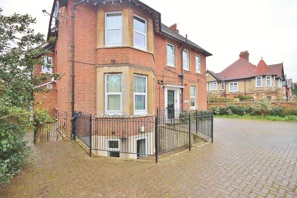 4 bed Apartment for rent in Sandford-on-Thames. From College & County ltd - Oxford