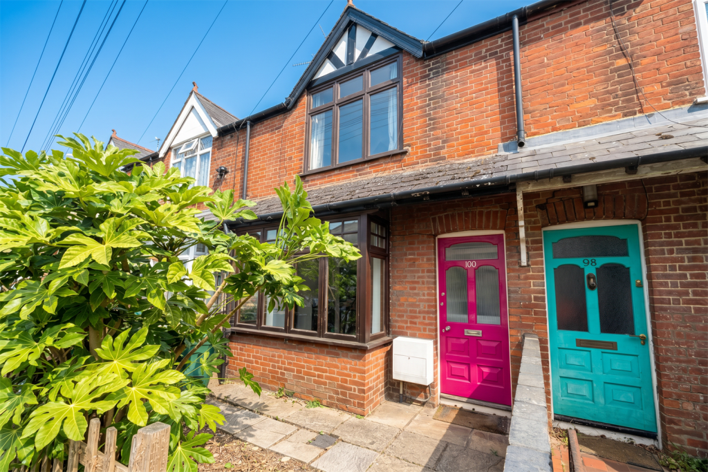 2 bed Mid Terraced House for rent in Sandford-on-Thames. From College & County ltd - Oxford