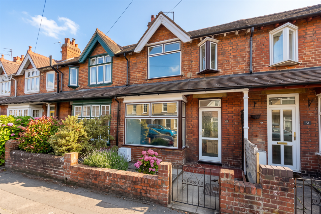 2 bed Mid Terraced House for rent in Oxford. From College & County ltd - Oxford