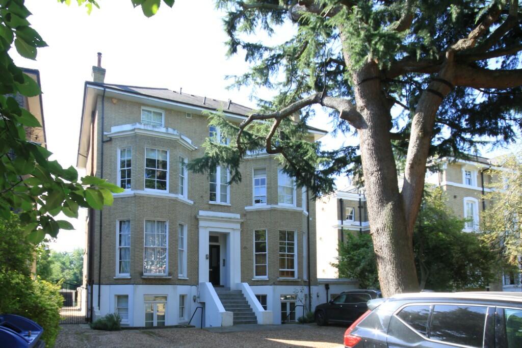 3 bed Flat for rent in London. From Comber & Company - Blackheath Village