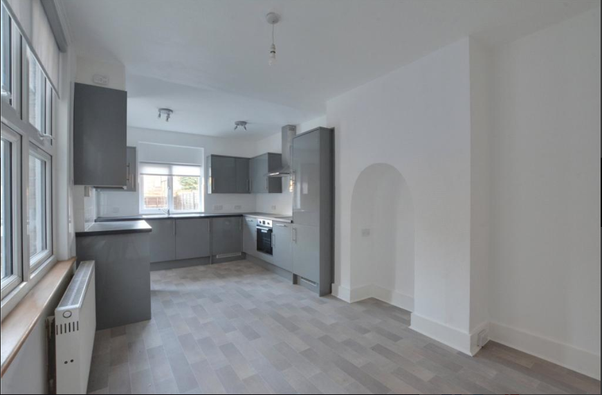 3 bed Mid Terraced House for rent in London. From Comber & Company - Blackheath Village
