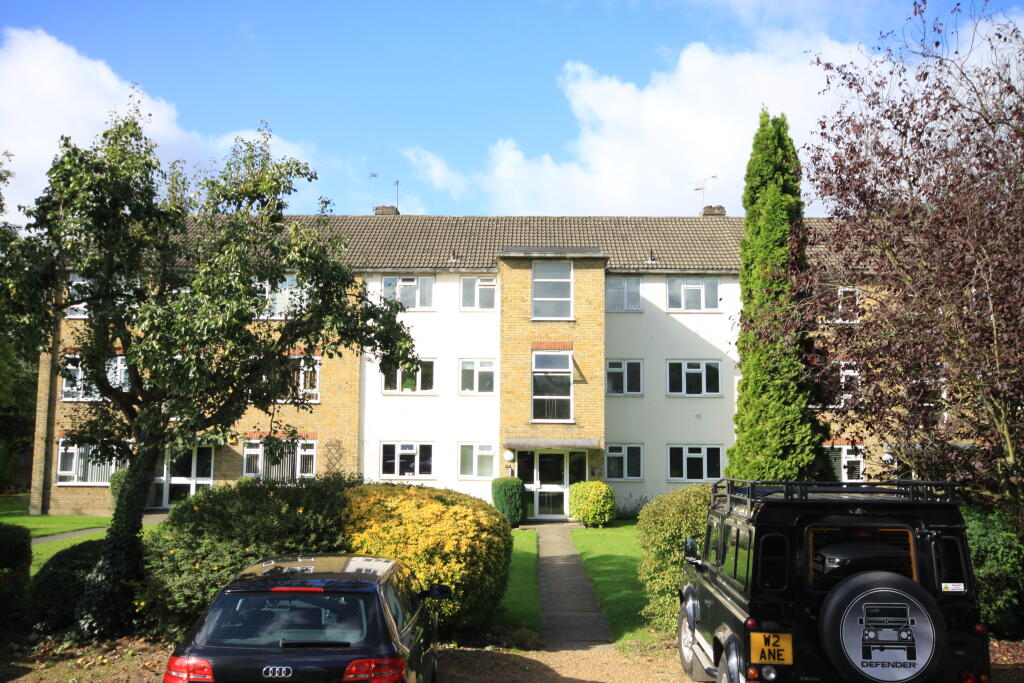 2 bed 1st Floor Flat for rent in Greenwich. From Comber & Company - Blackheath Village