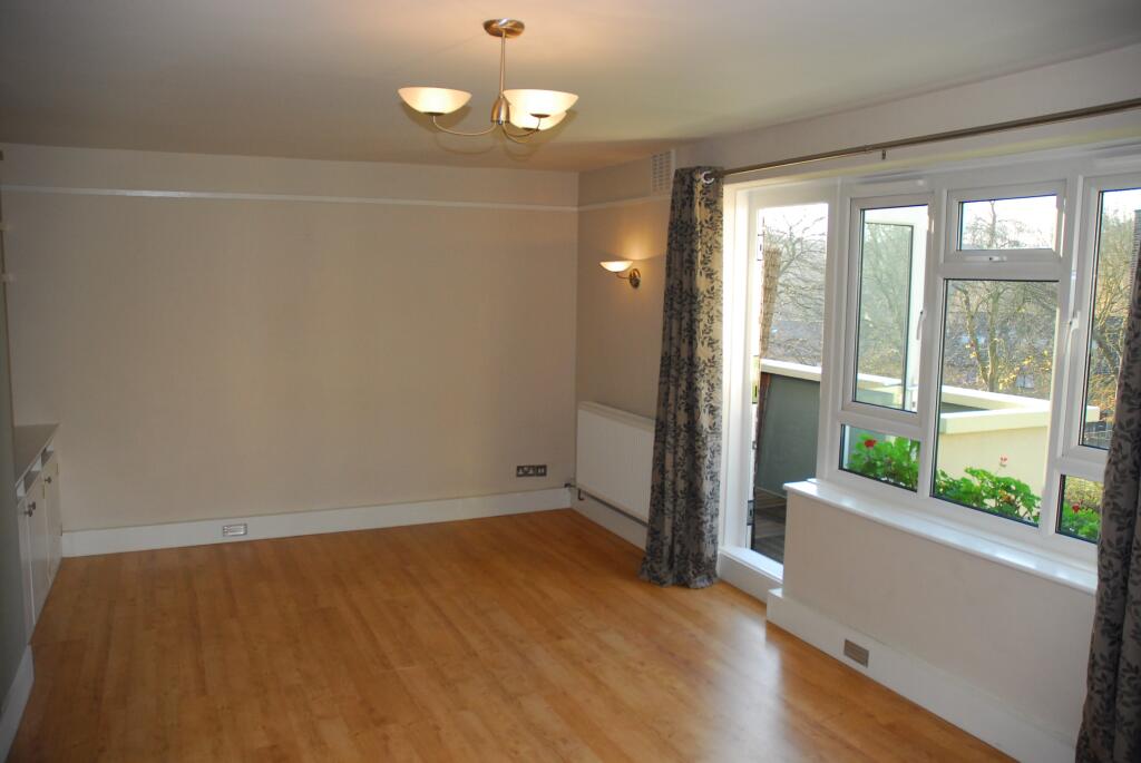 2 bed 1st Floor Flat for rent in Lewisham. From Comber & Company - Blackheath Village 2 bed 1st Floor Flat for rent in Lewisham. From Comber & Company - Blackheath Village