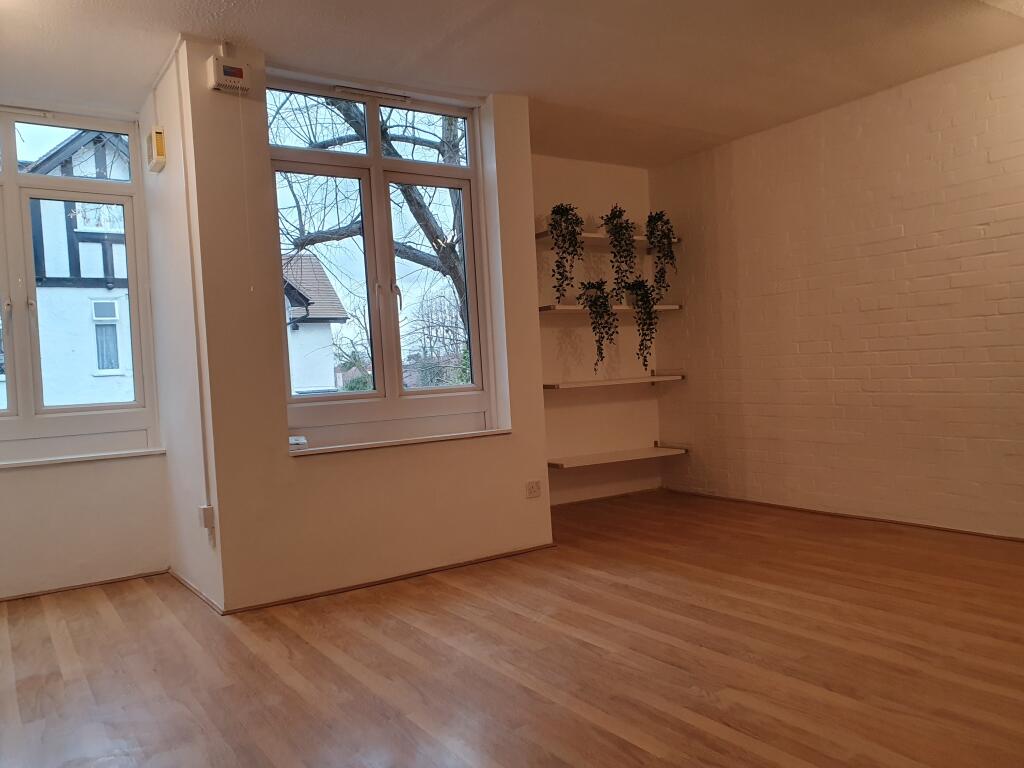 0 bed 1st Floor Flat for rent in Greenwich. From Comber & Company - Blackheath Village