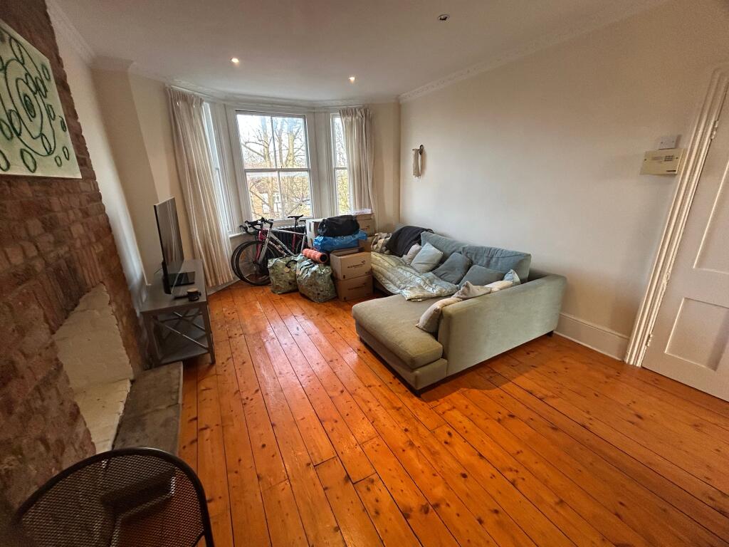 1 bed 1st Floor Flat for rent in Woolwich. From Comber & Company - Blackheath Village