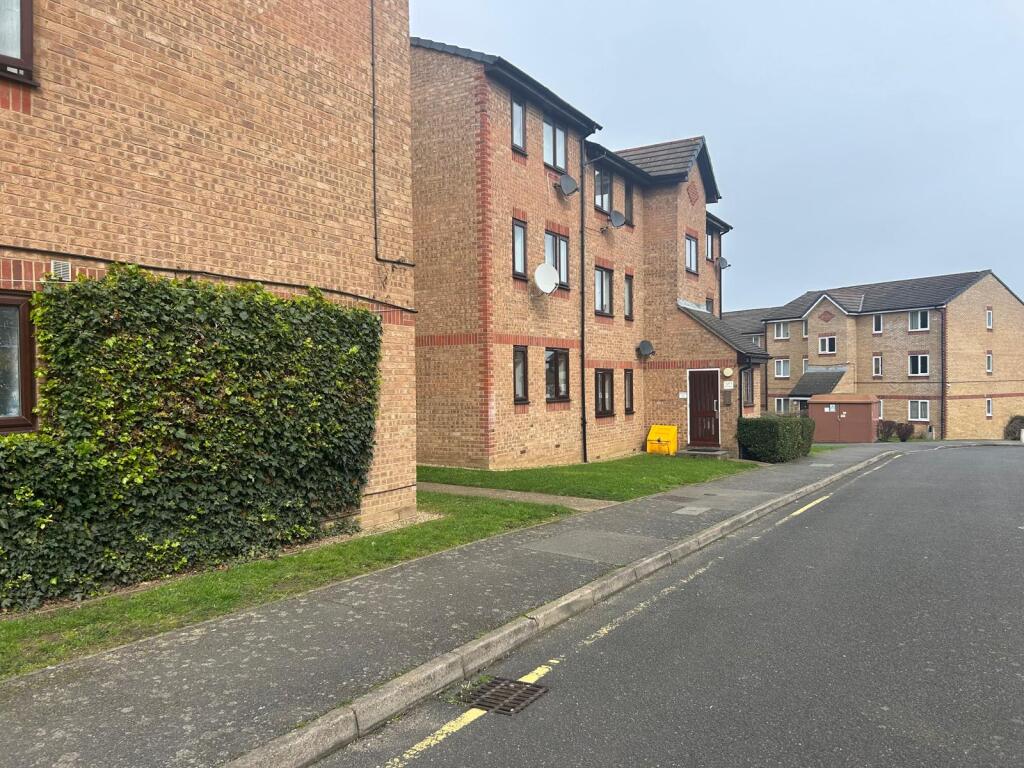 1 bed 1st Floor Flat for rent in Greenwich. From Comber & Company - Blackheath Village